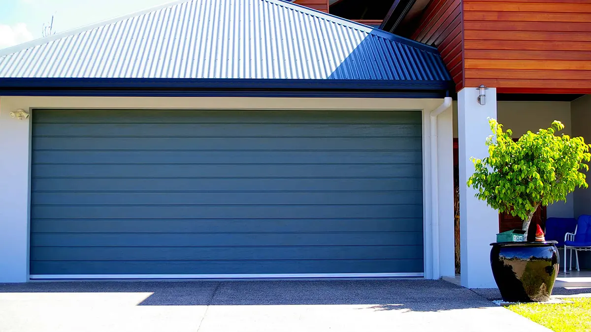 Porte de garage sectionnelle ou basculante