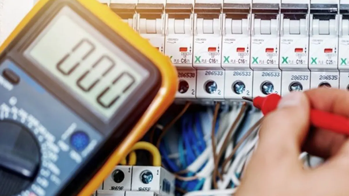 Trouver un électricien en urgence le week-end à Lyon